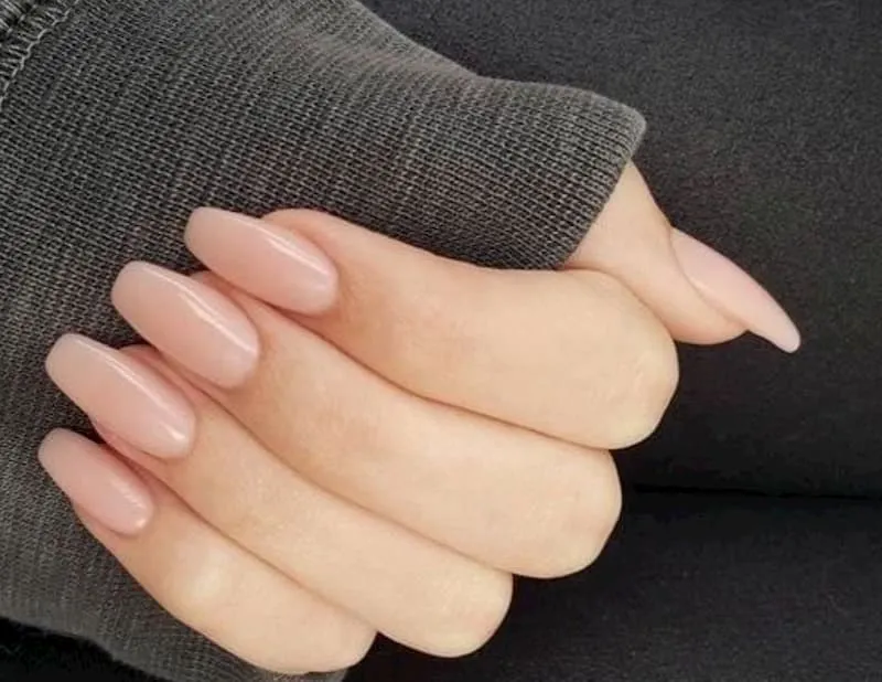 12 màu nail dành cho người da ngăm đen thêm tỏa sáng