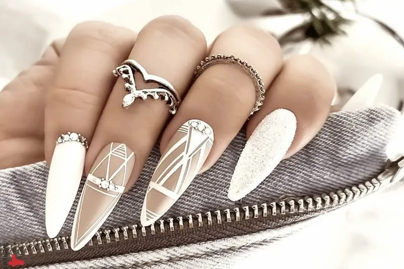 12 màu nail dành cho người da ngăm đen thêm tỏa sáng