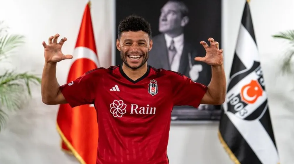 Alex Oxlade-Chamberlain Là Ai? Sự Nghiệp Của Tiền Vệ Người Anh