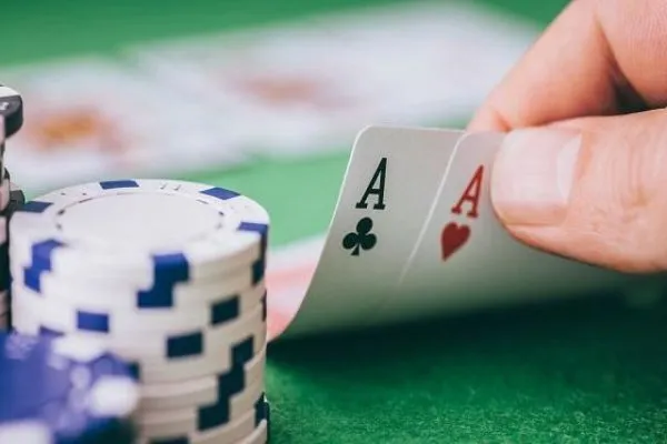 Cách Chọn Hand Chơi Poker Khởi Đầu Quyết Định Chiến Thắng