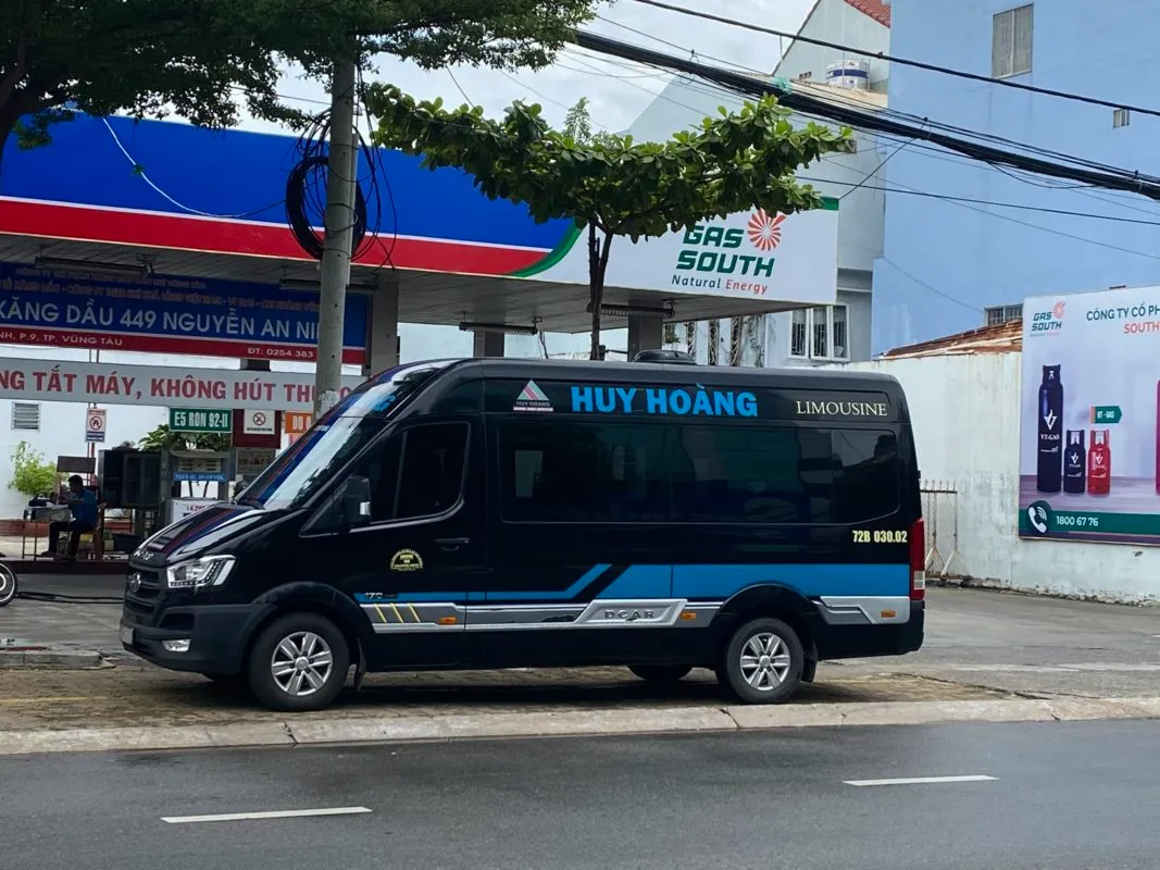 Huy Hoàng Limousine