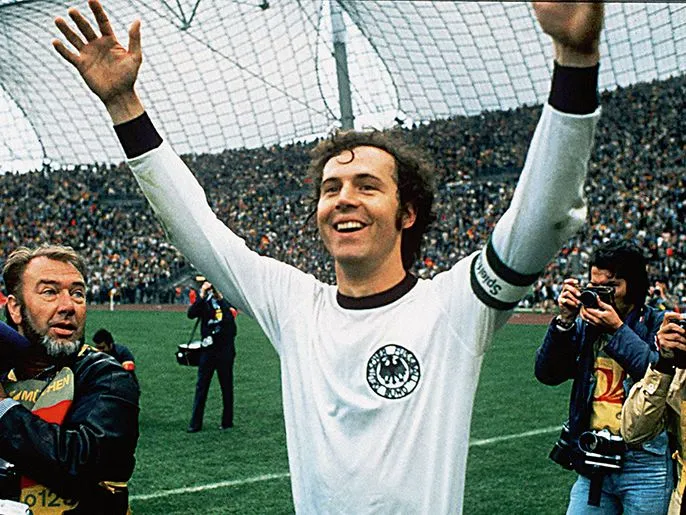 Hoàng đế bóng đá Franz Beckenbauer - Huyền thoại của những huyền thoại